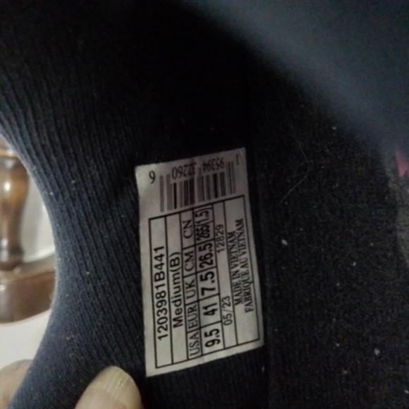 Brooks Launch 10 Sneakers NWOT Size 9.5 - Picture 2 of 4